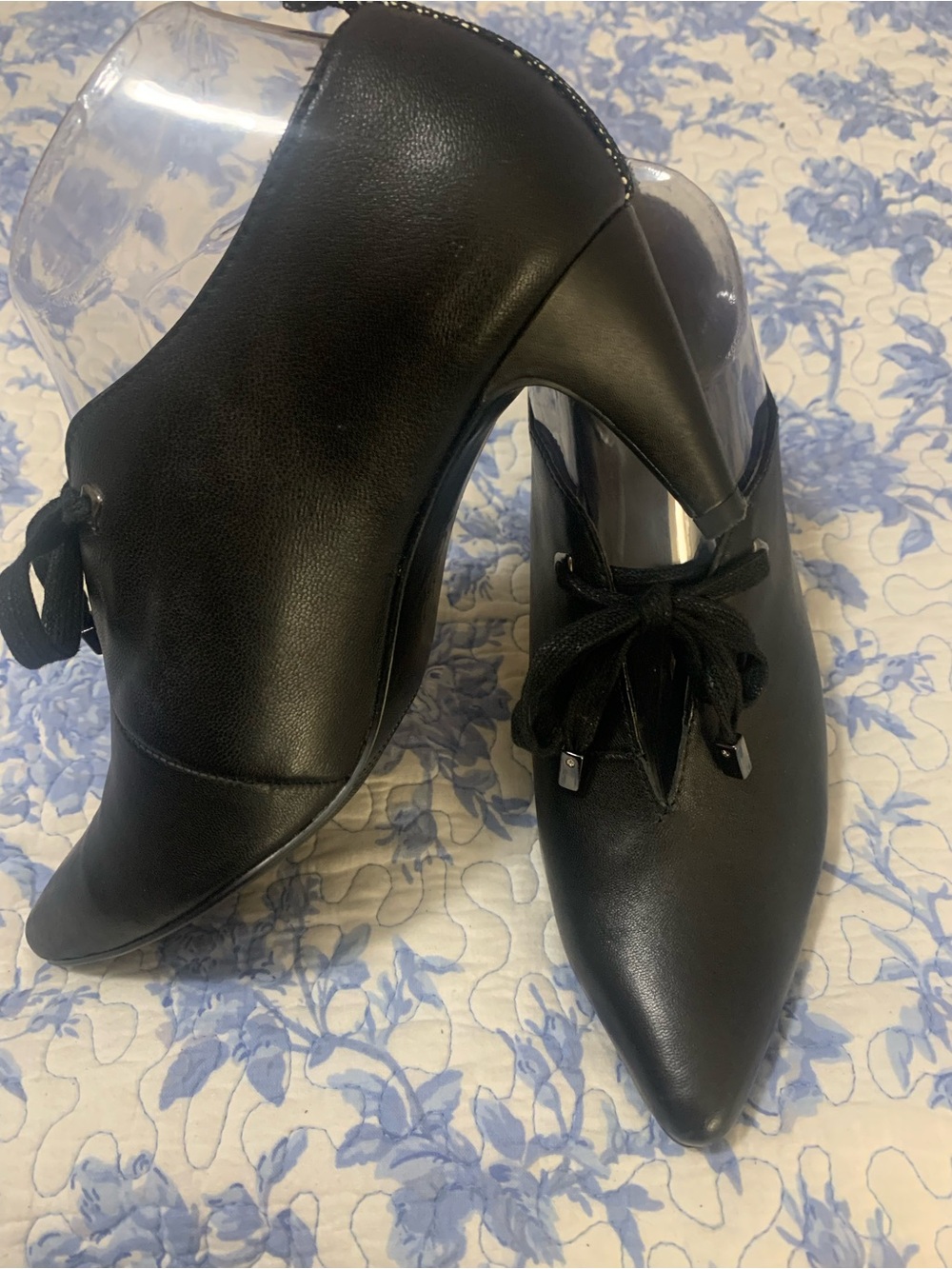 LOGO Classic Black Pointed Toe Women’s Heels with Bow Detail